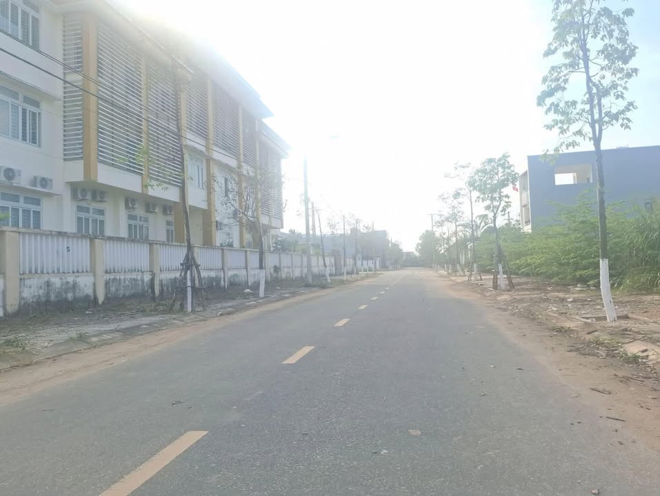 Đất nền 125m² Hướng Nam, Khu dân cư Thạch Bích - Giá 1.6 Tỷ