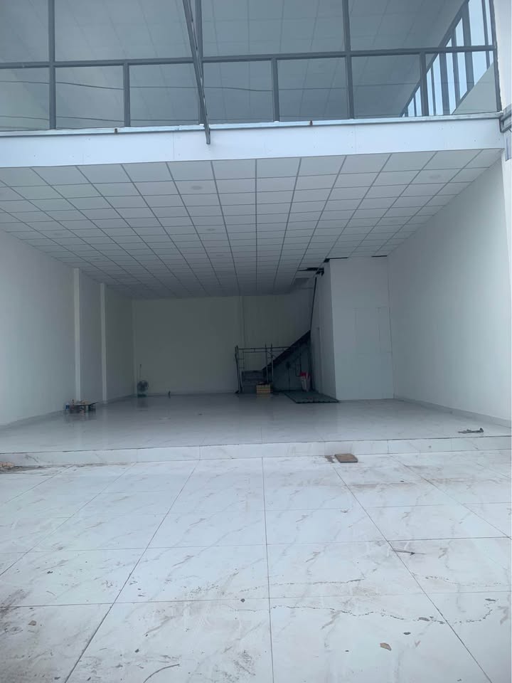 Nhà mặt tiền đường DT743, Dĩ An 189m² giá 12 tỷ - Mặt tiền kinh doanh đắc địa!