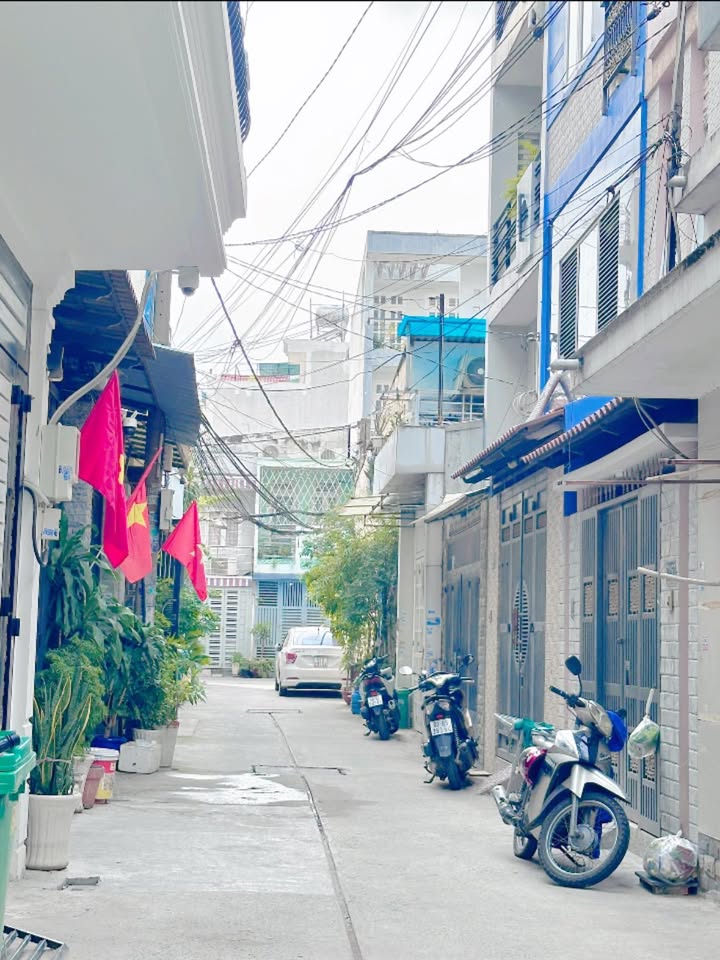 Bán nhà 4 tầng Tân Hương, Quận Tân Phú, 71m² giá 8 tỷ - An ninh, dân trí cao!
