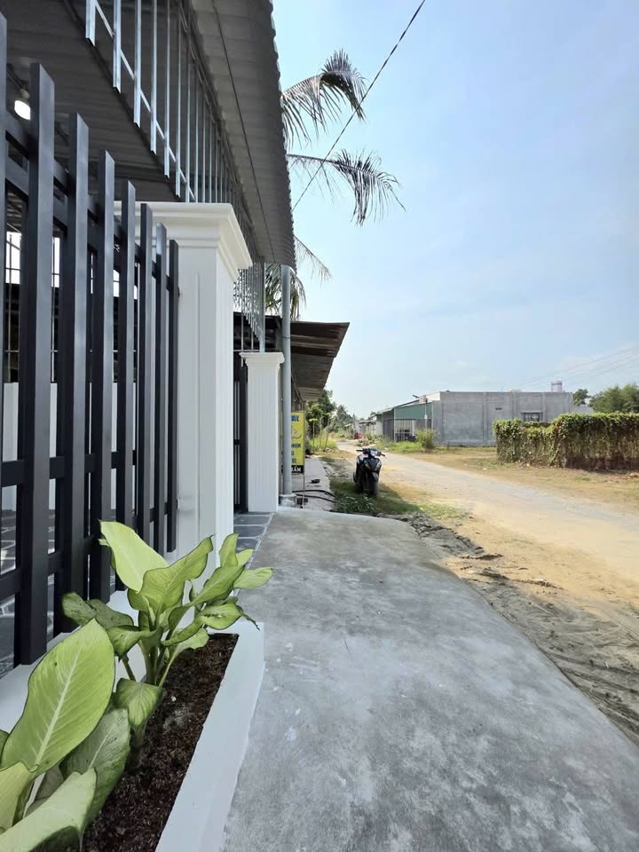 Bán nhà Phường Long Hoa, Tây Ninh 150m² giá 1.35 tỷ - Sổ hồng sẵn!