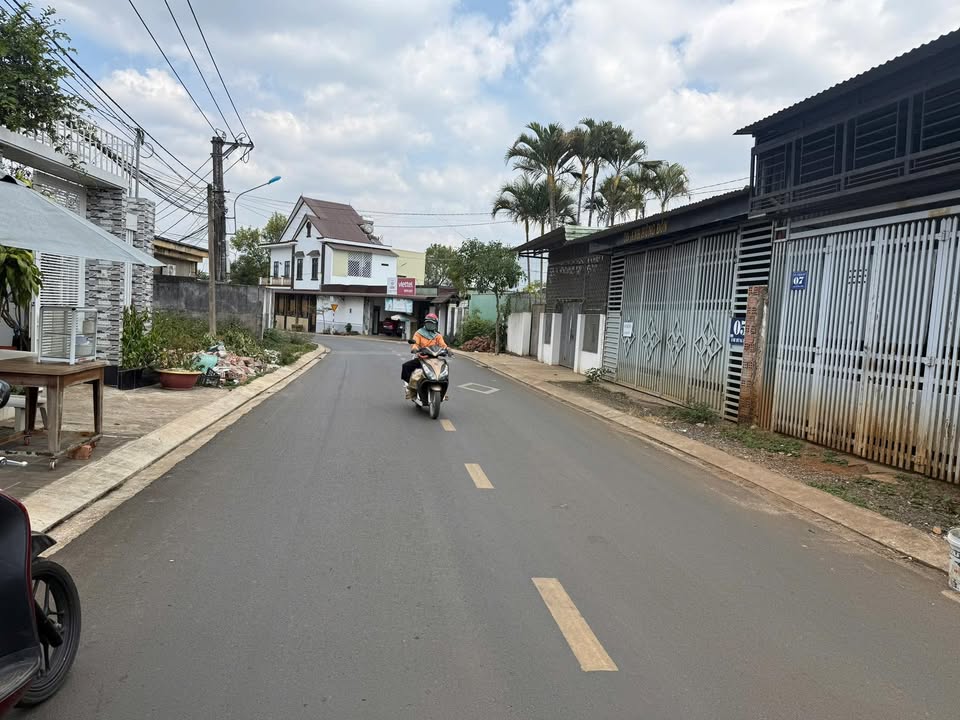 Nhà Mặt Tiền Anh Hùng Đôn, Pleiku - 127m² Kinh Doanh Sầm Uất