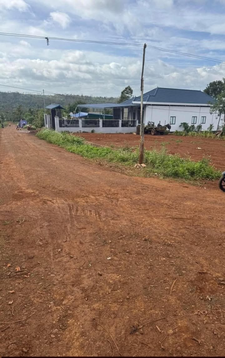 Đất thổ cư Phường Đoàn Kết, Buôn Hồ 200m² giá 700 triệu - Cơ hội đầu tư tuyệt vời!