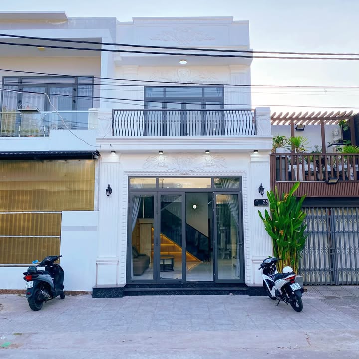 Nhà phố Tân cổ điển Đường Đoàn Khuê 79m² giá 3.15 tỷ - Gần chợ 30/4