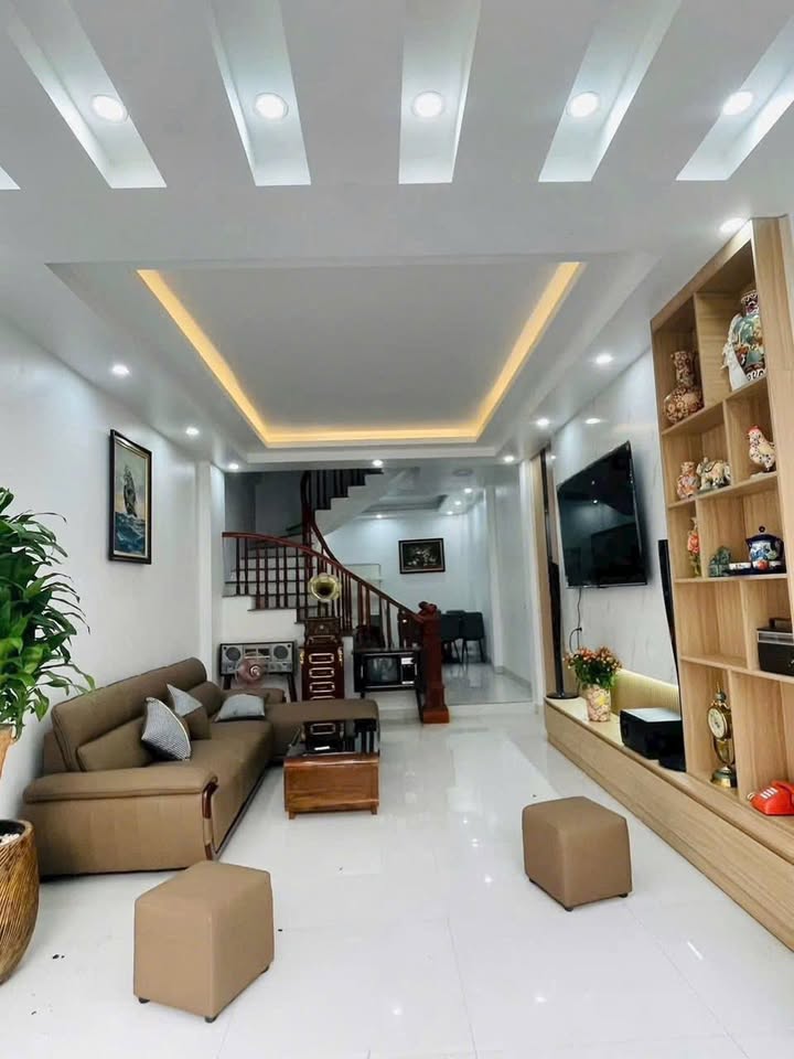 Nhà 3.5 tầng Trần Lãm 60m² giá hơn 3 tỷ - Full nội thất ở ngay!