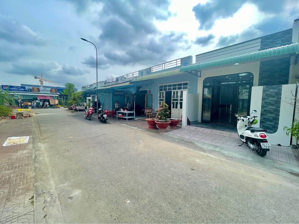 Nhà phố Khu 5A Sóc Trăng 84m² giá 1.55 tỷ - Vị trí đẹp view công viên