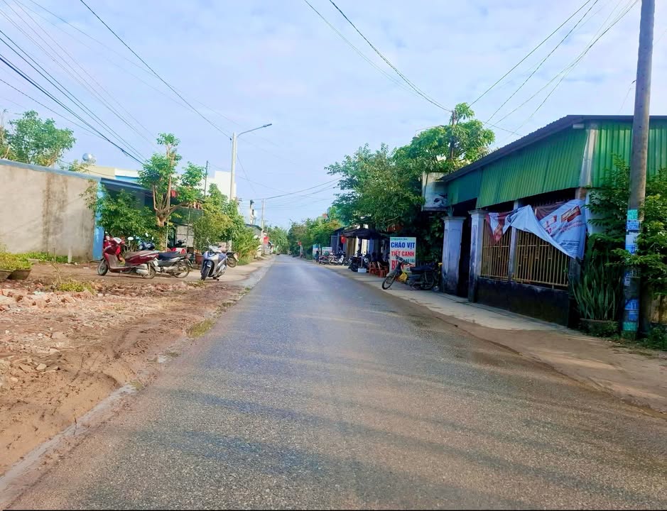 Nhà Mặt Tiền Nguyễn Chánh, Sơn Tịnh - Kinh Doanh Sầm Uất 200m²