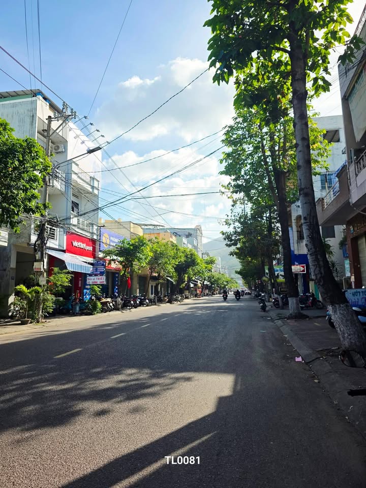 Nhà Mặt Tiền Nguyễn Thái Học Quy Nhơn 205m² giá 16.2 tỷ - Đầu tư sinh lời!