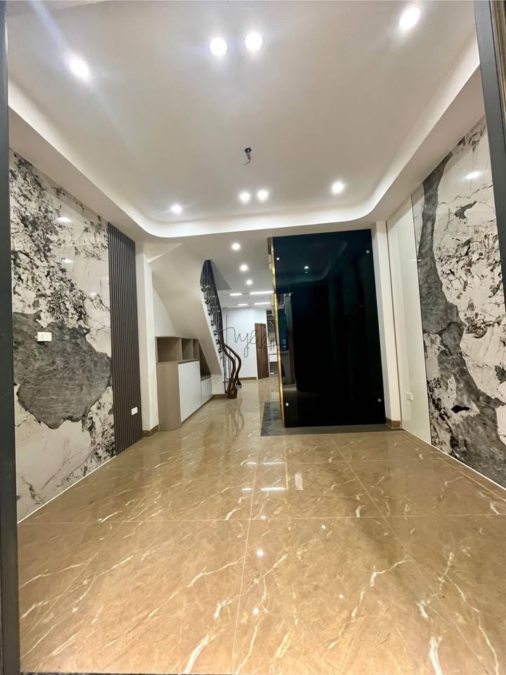 Bán nhà Phú Diễn Bắc Từ Liêm 42m² - Ô tô vào tận nhà