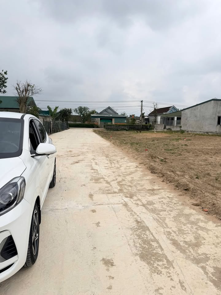 Đất thổ cư xã Kỳ Tiến 174m² giá 700 triệu - Sổ đỏ chính chủ, gần hội trường!