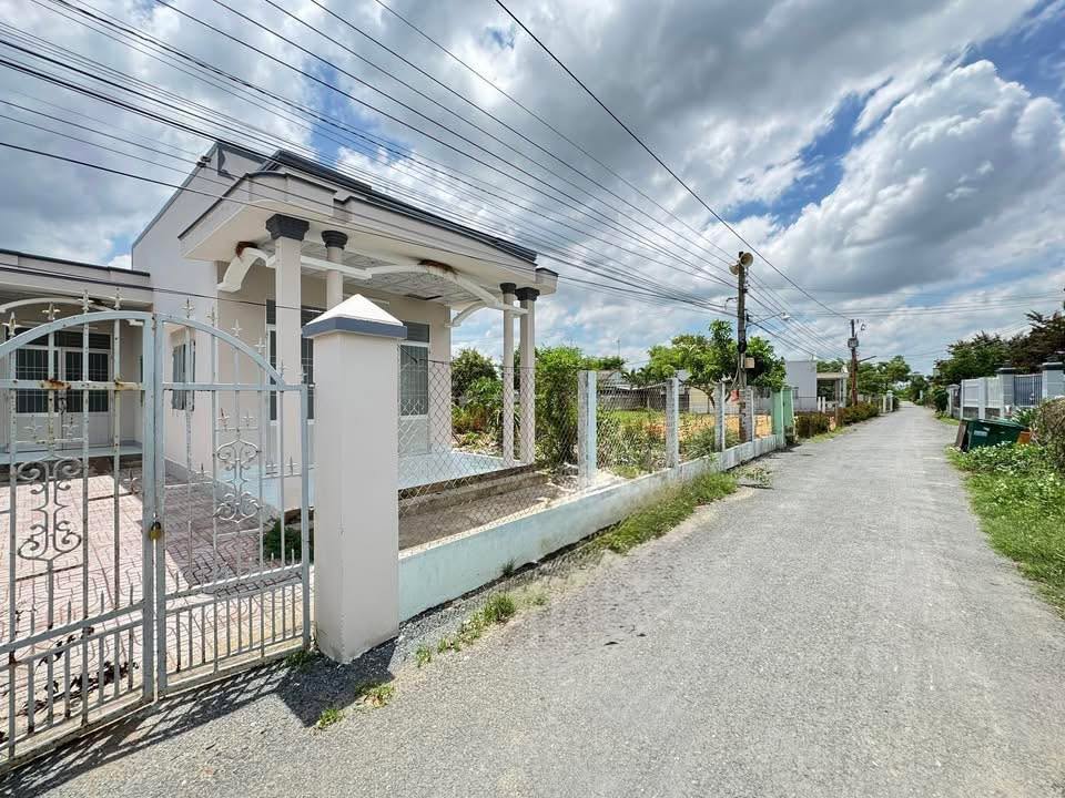 Nhà mặt tiền Huyện lộ 97B Gò Công 143m² giá 1.28 tỷ - Vị trí đắc địa