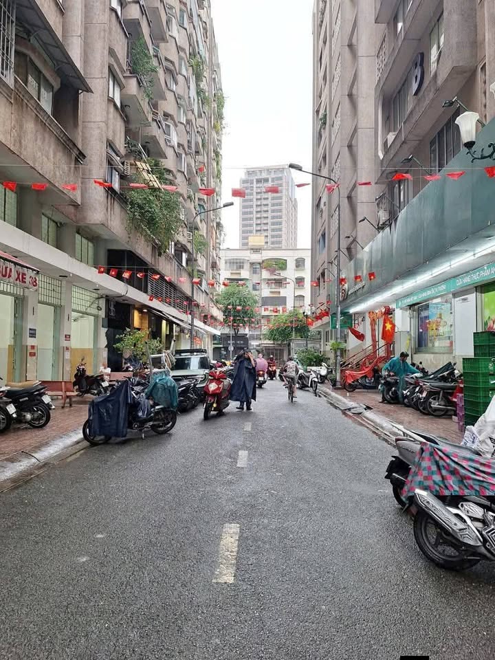 Căn hộ Quận 5 Lê Hồng Phong 80m² giá 10 triệu - Ban công cực thoáng!