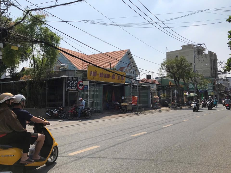 Nhà riêng Quận 12 62m² giá 3.25 tỷ - Ô tô đỗ cửa, sổ hồng sẵn!