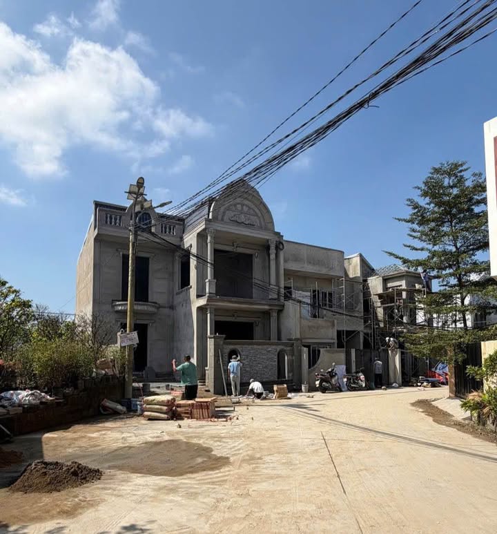 Nhà mới hoàn thiện Kiệt 82 Quảng Tế, 107m² giá 3,7 tỷ - Thiết kế tân cổ điển đầy đủ nội thất!