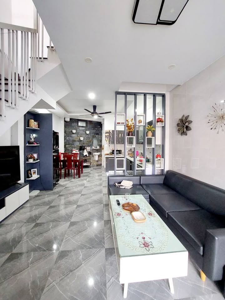 Nhà 2 tầng Phan Bội Châu Huế 55m² - Ô tô vào tận nhà!