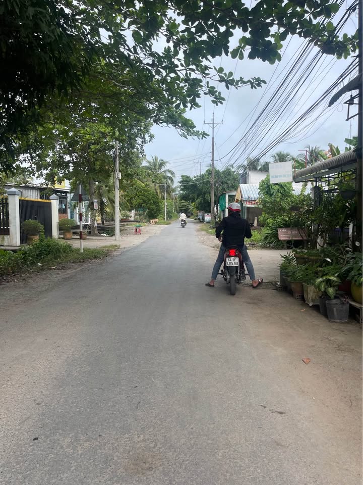 Nhà phố mặt tiền Phường Trường An 124m² giá 2 tỷ - Kinh doanh ngay!