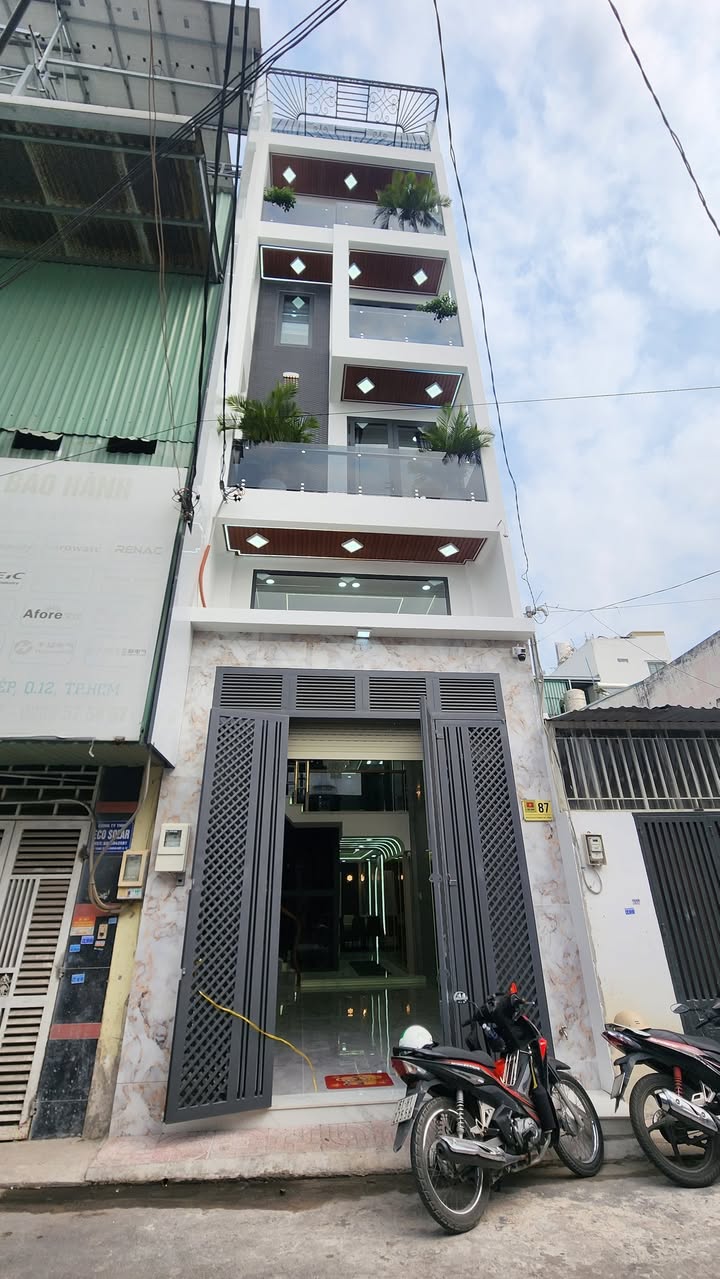 Nhà Mặt Tiền Quận 12, 4x18m, Thang Máy, Full Nội Thất - Giá 9.25 Tỷ