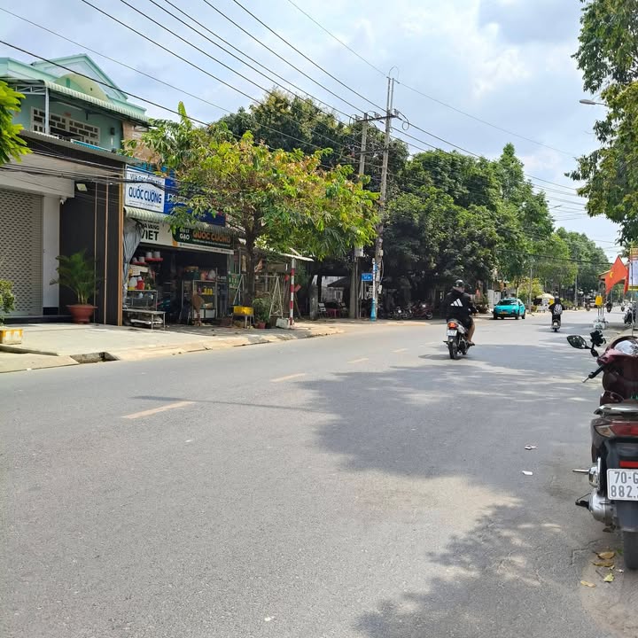 Bán Nhà Mặt Tiền Huỳnh Tấn Phát TP Tây Ninh 100m² Giá 1.95 Tỷ Kinh Doanh Đỉnh