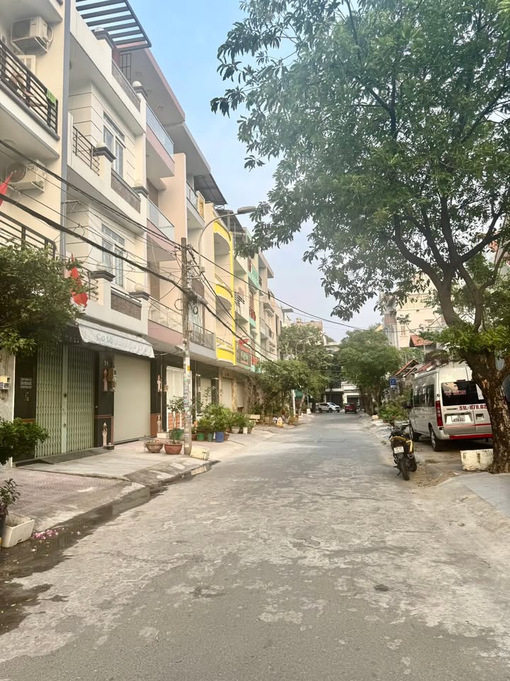 Nhà mặt tiền 4 tầng Quận Bình Tân 70m² giá 9 tỷ - Chính chủ bán gấp!