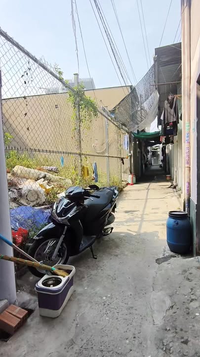 Nhà riêng Thủ Đức 42m² giá 1.65 tỷ - Sẵn sàng ở ngay!