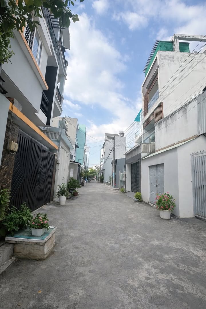 Nhà phố Linh Trung Thủ Đức 75m² - 8.9 tỷ - Ô tô vào tận nhà!