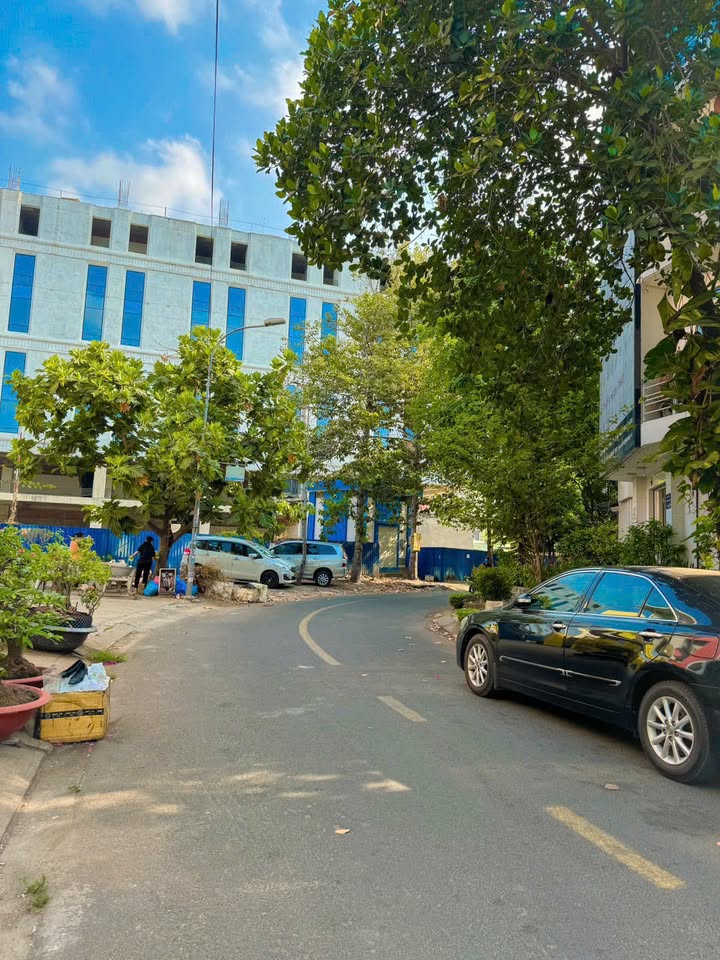 Nhà Phố 2 Mặt Tiền 68m² - Ngay Landmark 81, Bình Thạnh - 12.5 Tỷ