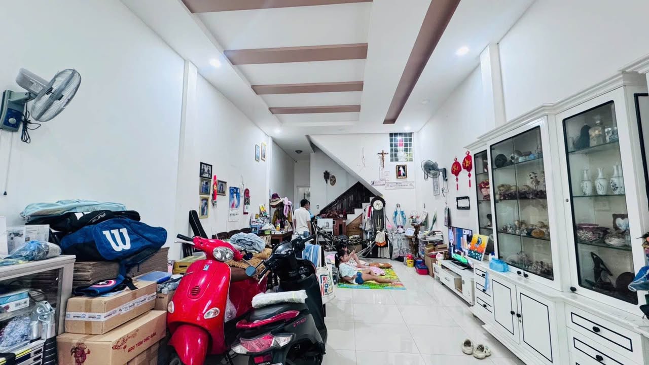 Nhà mặt tiền Hoàng Diệu, Buôn Ma Thuột 82m² giá 13.2 tỷ - Đầu tư sinh lời ngay!