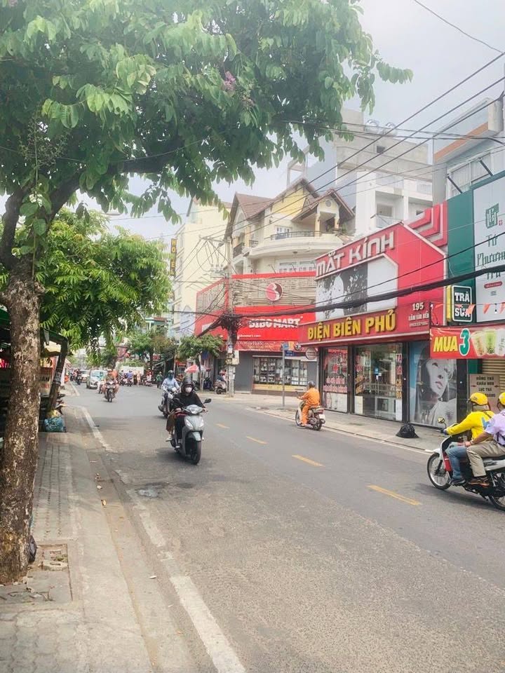 Nhà Phố Đường Lâm Văn Bền Q.7 47m² 11 Tỷ - Mặt Tiền Kinh Doanh Hiếm Có!