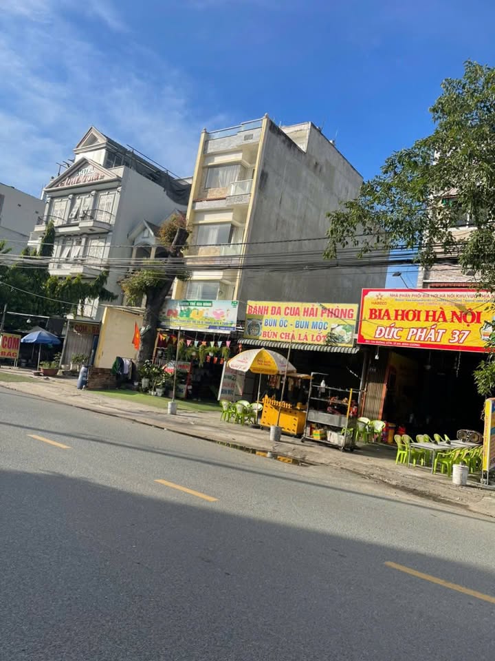 Mặt tiền kinh doanh Dĩ An 90m² giá 6 tỷ - Vị trí đắc địa, sẵn sàng sinh lời!