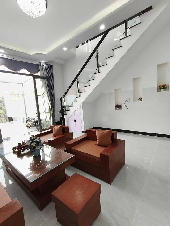 Nhà Lầu Tân Cổ Điển Hiệp Ninh Tây Ninh 2.899 tỷ - Sổ hồng sẵn, full nội thất!