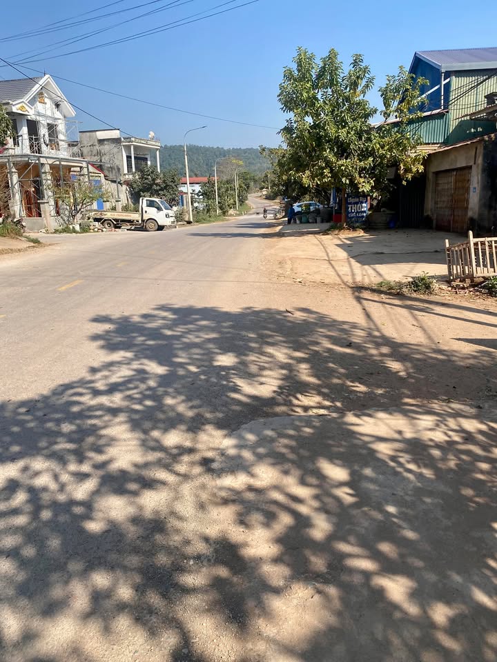 Bán đất mặt QL43 Mộc Châu 150m² - Kinh doanh đắc lợi, giá 3.7 tỷ