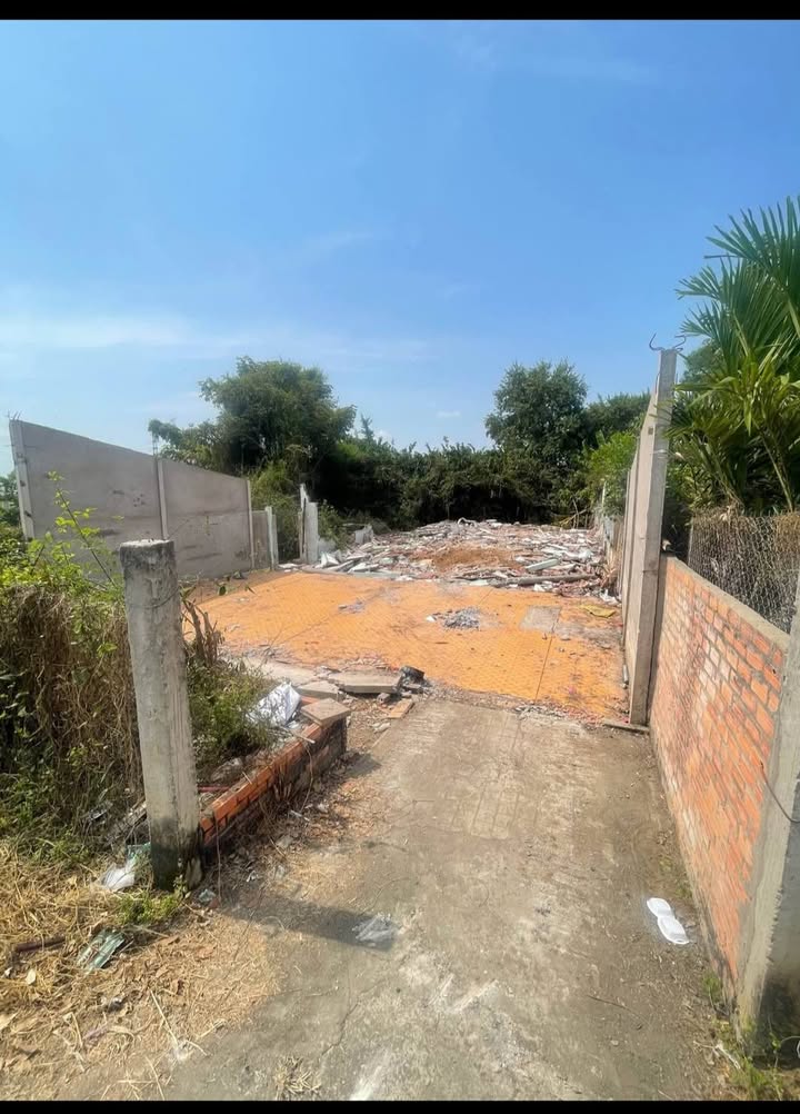 Đất nền 250m² Tân An, Long An - Sổ đỏ chính chủ, giá 1 tỷ