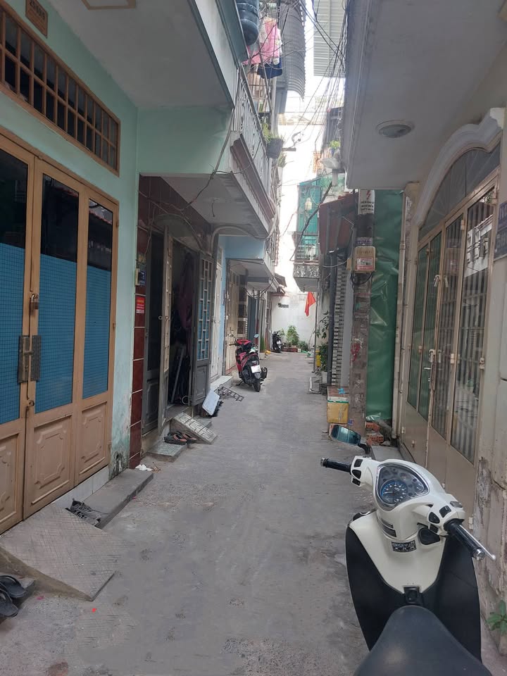 Nhà Riêng Gò Vấp 24m² giá 2 tỷ - Sổ hồng chính chủ!