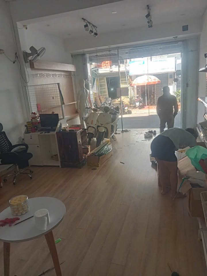 Nhà Mặt Tiền Lê Đức Thọ, Buôn Ma Thuột - 68m² Thổ Cư Full, Giá 8 Tỷ