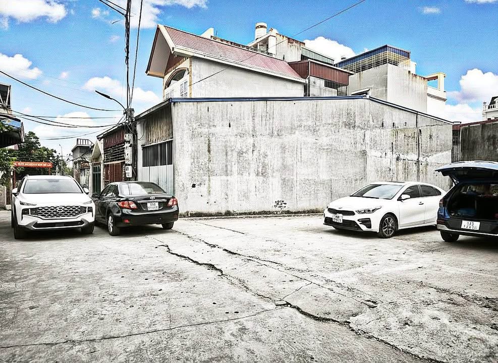 Bán đất Hoàng Mai 168m² giá 5 tỷ - Ngõ ô tô tránh, mặt tiền rộng