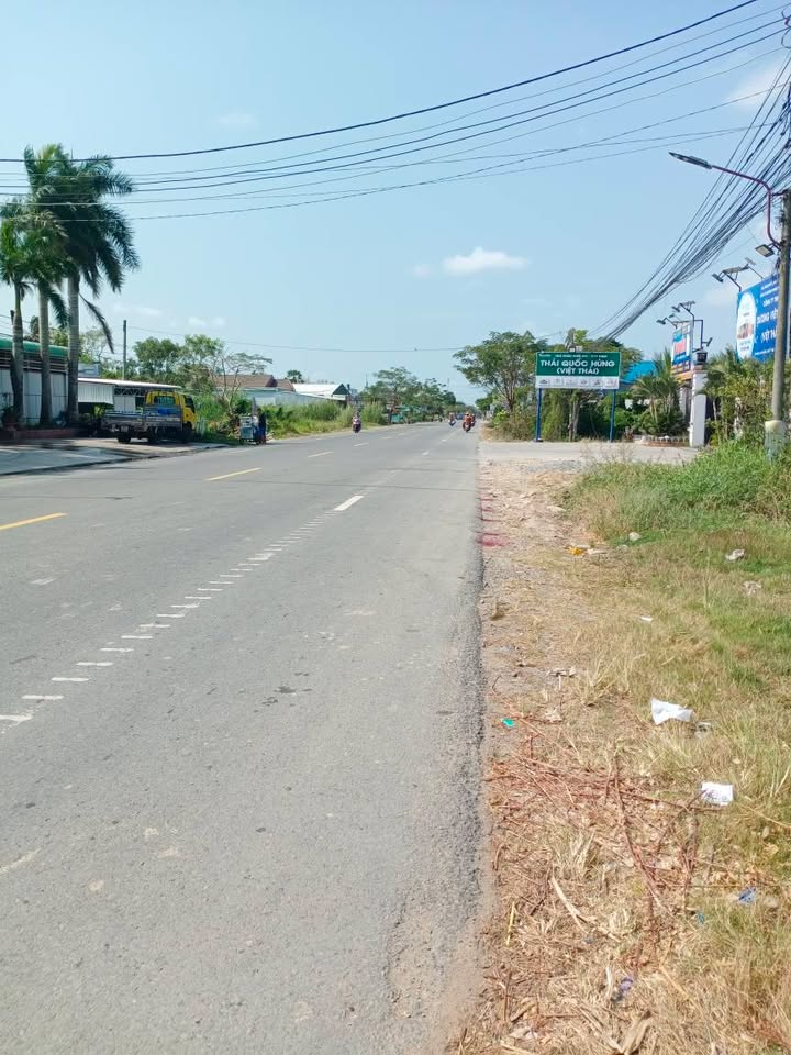 Đất mặt tiền Quốc Lộ 1A, Mỹ Xuyên, Sóc Trăng 28.000m² giá 12 tỷ - Khu vực tiềm năng đầu tư!