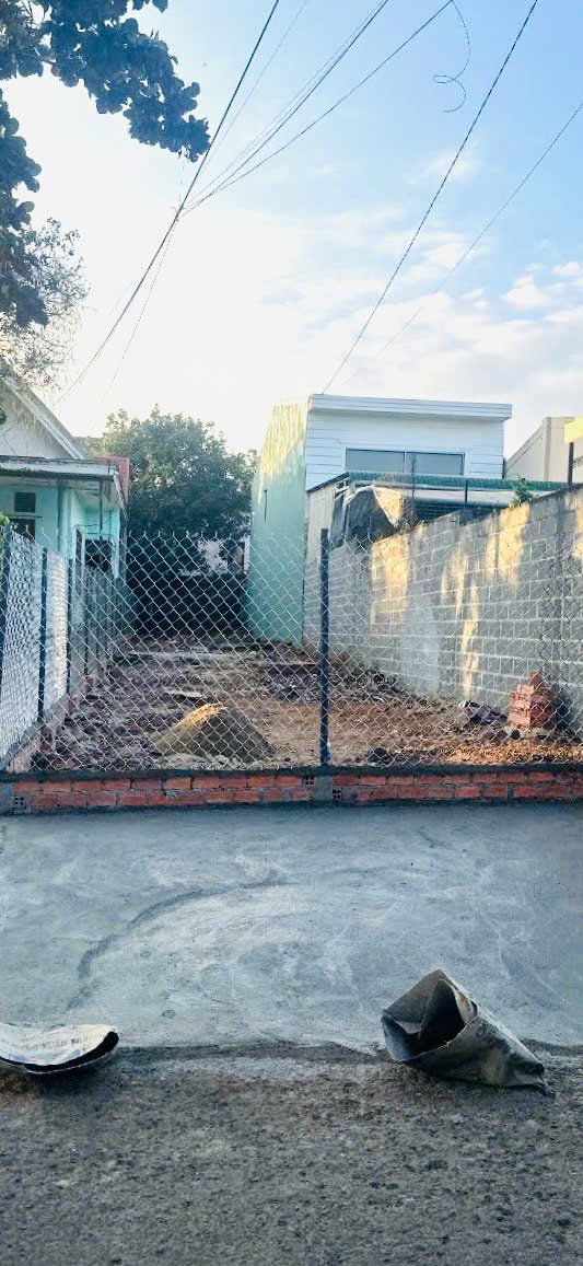 Đất thổ cư 220m² hẻm 192 Nguyễn Chí Thanh giá 4.2 tỷ - Vị trí đắc địa tại Eco City!