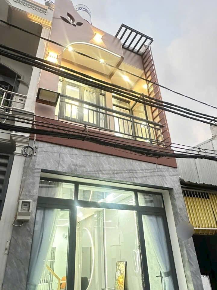 Nhà phố Quận Gò Vấp 31m² giá 5.56 tỷ - Thiết kế hiện đại, sẵn sàng vào ở!