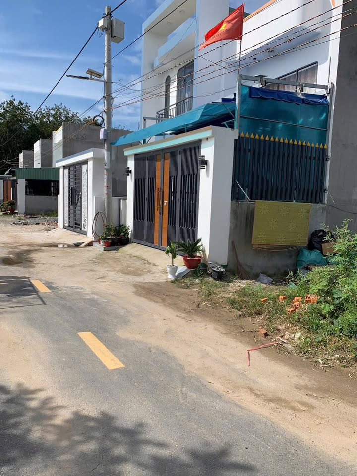 Đất thổ cư Chánh Phú Hòa 83.2m² giá 1.1 tỷ - Sổ đỏ chính chủ!