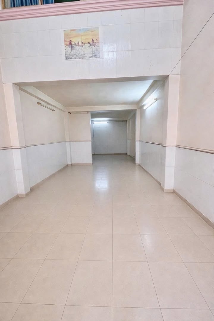 Townhouse Quận 10 50m² giá 7 tỷ - Xe hơi đậu sát mặt tiền Nguyễn Tri Phương!