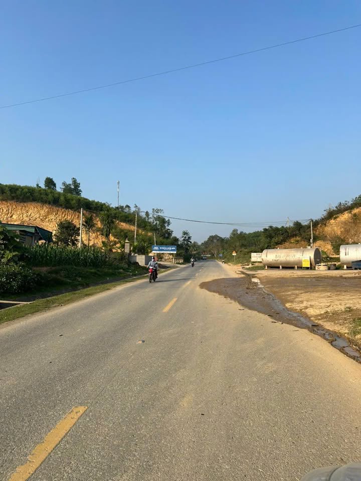 Đất nền kinh doanh tại Xã Cao Sơn, Huyện Anh Sơn, 708m² - Giá thỏa thuận cho nhà đầu tư!