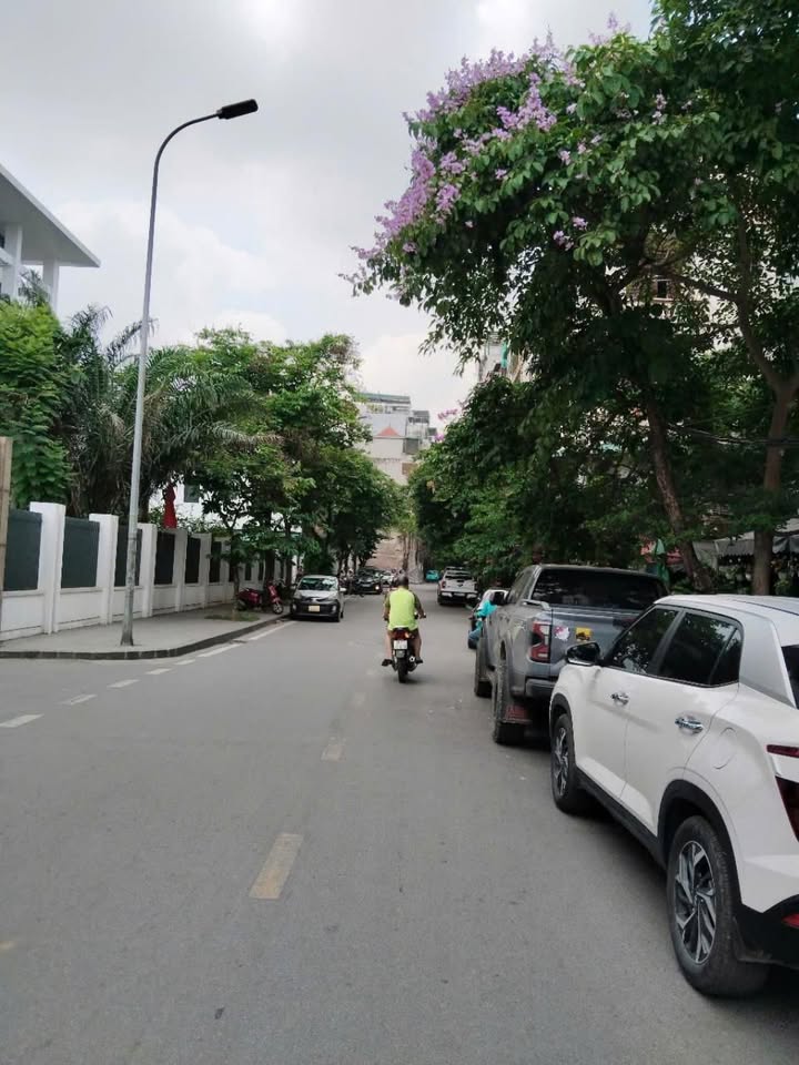 Đất Vàng Đống Đa 400m² - Ngõ Ô Tô Tránh, Kinh Doanh Đắc Lợi, Sẵn Sàng Xây Tòa Building