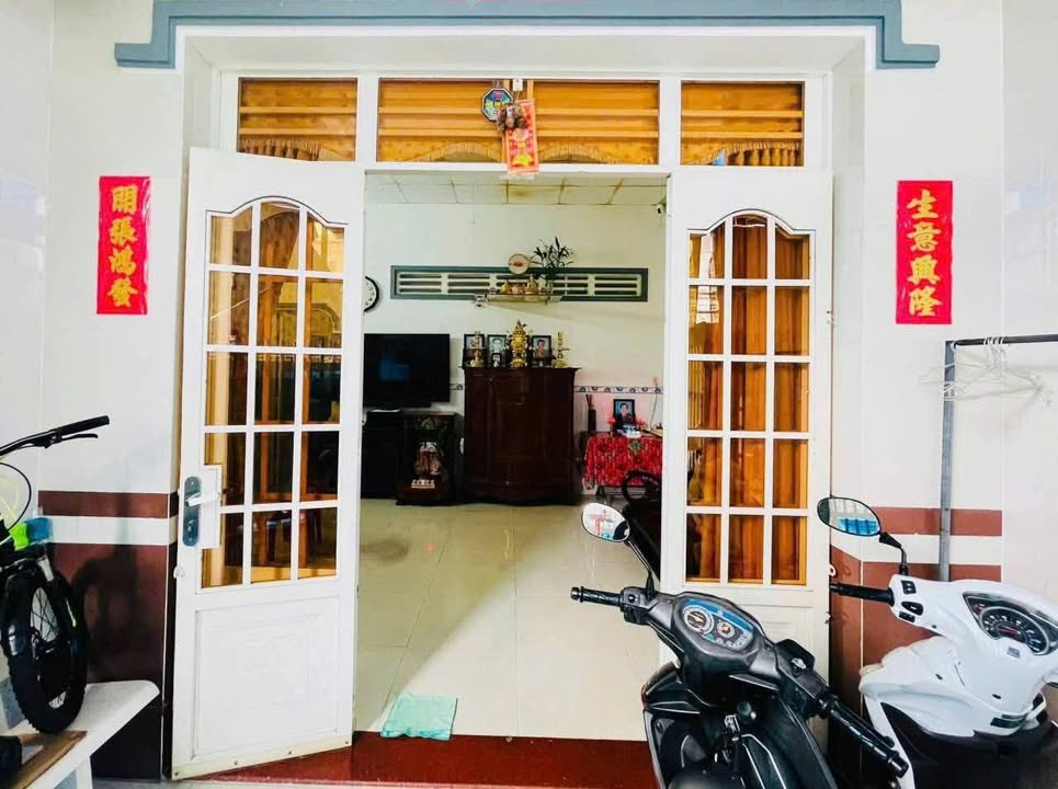 Nhà phố Thốt Nốt 82m² giá 1.4 tỷ - Sổ đỏ chính chủ, vị trí đẹp!