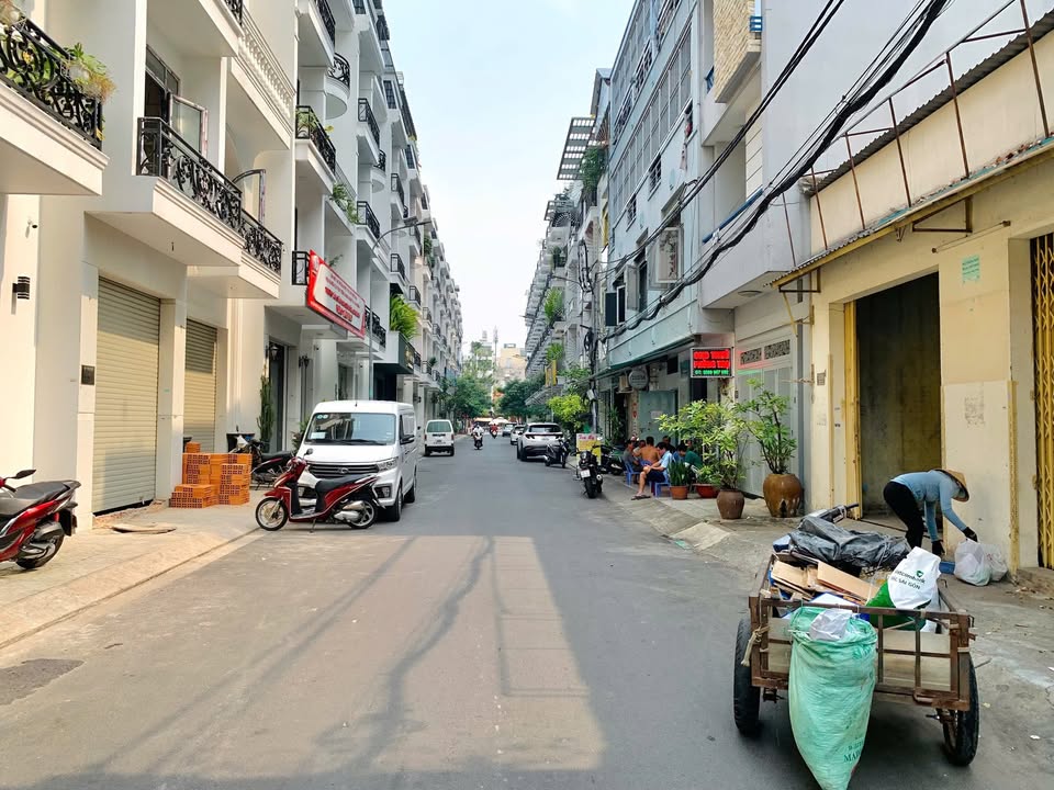 Nhà Hẻm VIP Nguyễn Sơn, Tân Phú 144m² - Ô tô vào tận nhà!