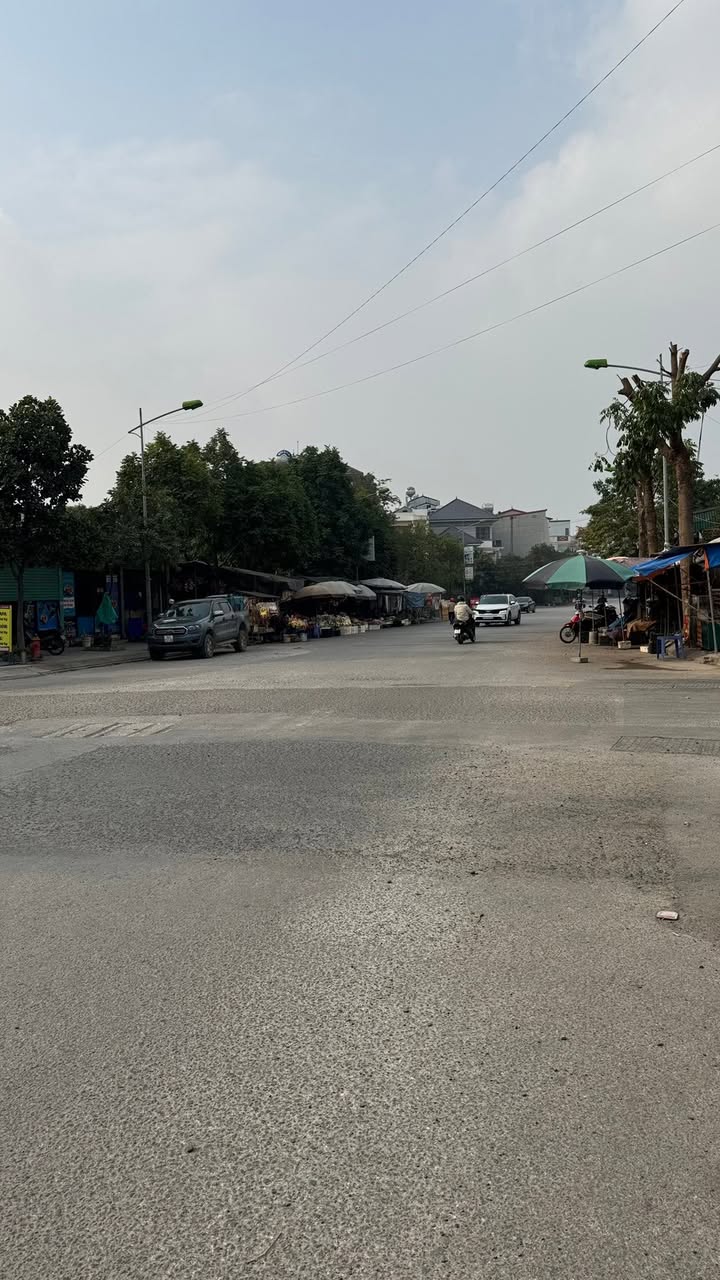 Nhà biệt thự mặt phố Phan Đình Giót, Vĩnh Yên giá 9 tỷ - Vị trí đắc địa!