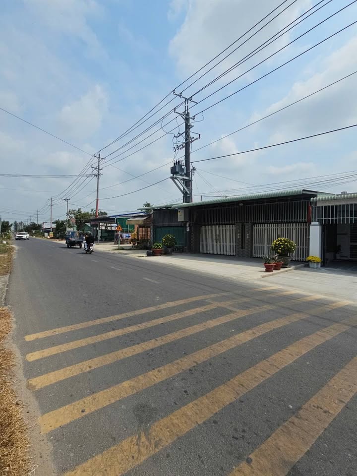 Bán nhà mặt tiền Bàu Ếch Hòa Thành 104m² giá 1.27 tỷ - Kinh doanh ngay!