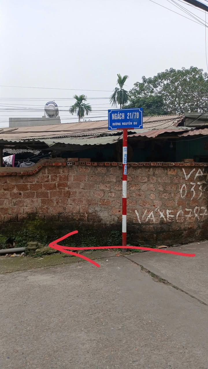 Bán đất Nông Trang Việt Trì 70m² giá 2 tỷ - Sổ đỏ chính chủ!