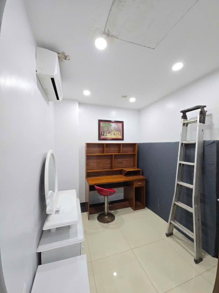 Nhà Phố Lô Góc Mỹ Đình 57m² 14 Tỷ - Dòng Tiền Ổn Định 40 Triệu/Tháng!