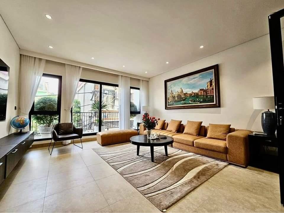 Nhà Phố Đội Cấn, Ba Đình 50m² x 6 tầng – Vị trí đắc địa, thang máy!