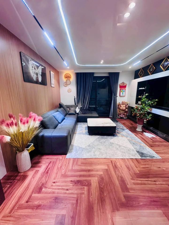 Nhà Phố Khúc Thừa Dụ 42m² 7 Tầng Thang Máy - Full Nội Thất!