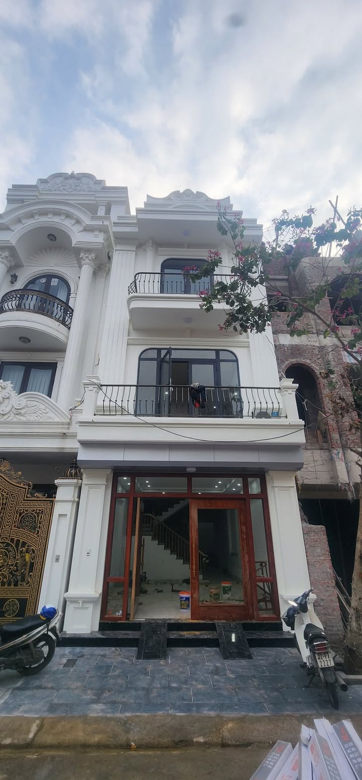 Nhà đẹp 3 tầng tại Mai Pha, Lạng Sơn 80m² giá 4 tỷ - Thiết kế hiện đại, sẵn sàng ở ngay!